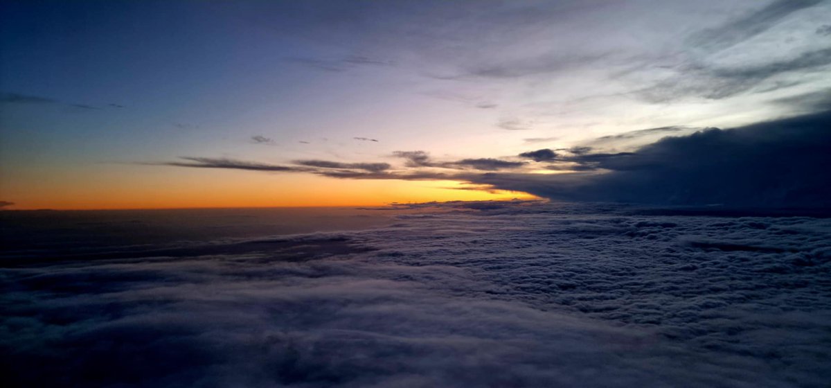 Πάνω απ τα σύννεφα