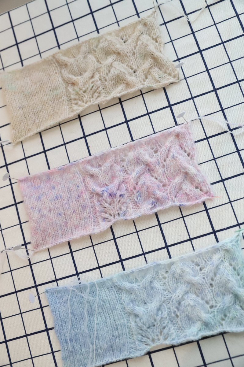 요나와 작은 보석들 부스에서
만날 수 있는 키트 스와치 작업 중-💛💖💙

은은한 컬러웨이가 아름답죠?

키트의 실을 사용할 경우, 
4.0mm 로 작업하시길 추천드립니다 😊