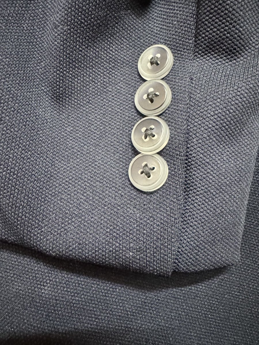 tuff_waris's tweet photo. @MyntraSupport Quite shocked with the blazer just received from @myntra . It doesn’t have any brand tag, looks clearly used, and on top of that, the blazer appears to be altered. This is completely unacceptable. Please look into this immediately. https://t.co/LANi8D6OgC