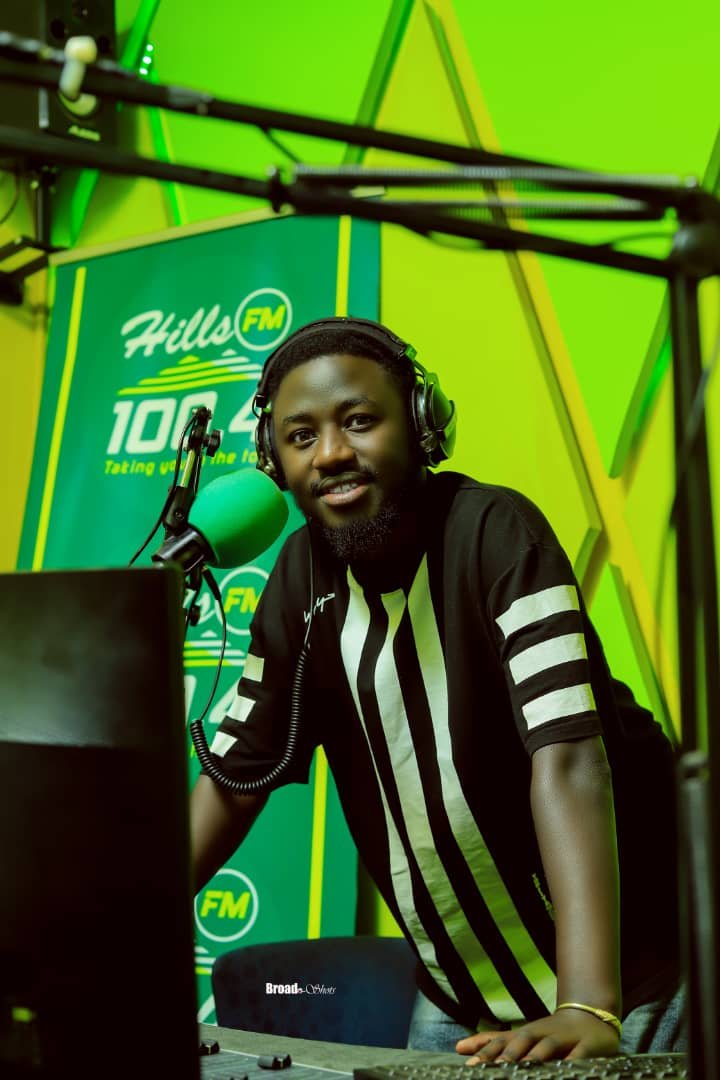 hillsfmkabale's tweet photo. Your afternoon reset, a deep stretch and pure hydration with @AquafinaUganda while catching the #hillsfmdaybender with @McAustinz || @arinaitwetasha for trending stories and big hits all day.
listen live https://t.co/BwDPqYTb6R
#Takingyoutothetop
#Enricheddrinkingwater https://t.co/47D5otYgSr