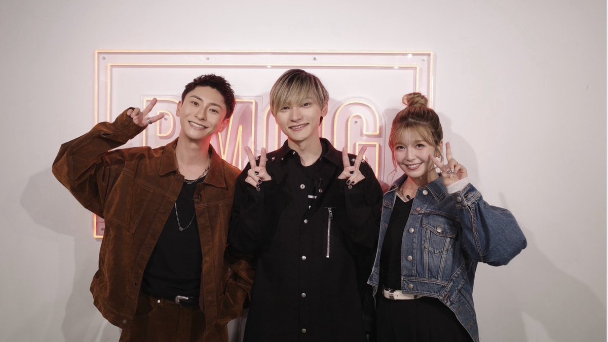 A_Shinjirooooo's tweet photo. 日髙の事務所のアーティスト
MAZZELのYouTubeチャンネルに、

AAAとして実彩子と日髙の3人でサプライズ出演してきましたー🙈💜💛💙

みんな凄く良い子たちばかりで僕もこれから応援します😆🔥🔥🔥

ありがとうございました！！

https://t.co/YdKpQdxVAR

https://t.co/Abx9BQ93BB https://t.co/v0cej7rkaS