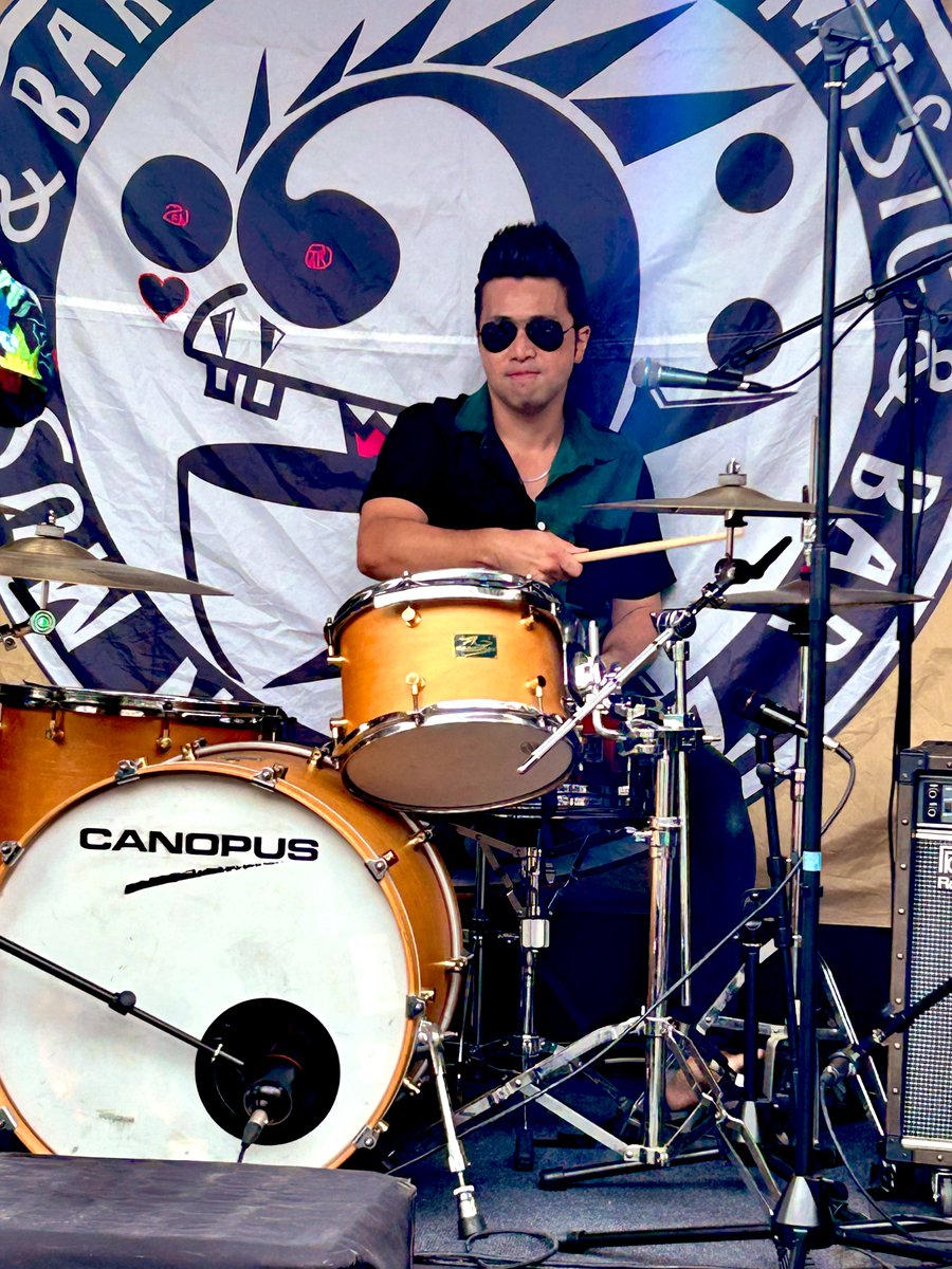 kogechawoaisite's tweet photo. @vanityyy_info オカノさんお誕生日おめでとうございます🎊🎈
🥁叩く姿カッコ良過ぎるのに新生児並みに身体弱いという...
ギャップ萌えですね😛
健やかで幸多き一年になりますように...いつまでも心躍る🥁聞かせてくださいませ☘️ https://t.co/LIRP1xv83f