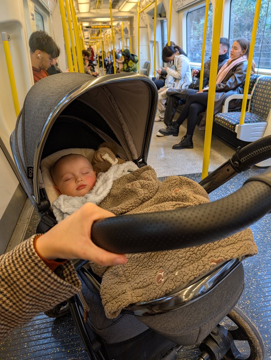 OfficalDB's tweet image. Enjoying London