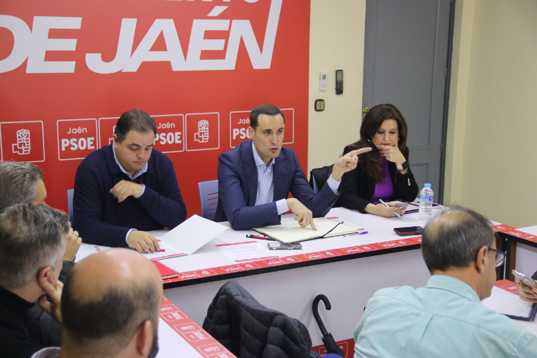 PSOEJAEN's tweet photo. 🔴 Latorre afirma que la agenda social del Gobierno de España "marca la diferencia" y apuesta por el "cambio de rumbo" en Andalucía 

🔗 Más info en la web: https://t.co/Dr3XYcl6fQ https://t.co/cfO1IHYKor