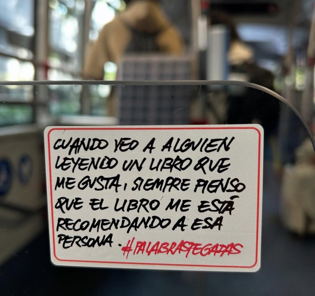 Por poner un ejemplo:
"Esto También Pasará.
Pero mientras tanto..."
De mi amiga <a href="/Sandrivaliente/">Sandri</a>

#letraspegadas