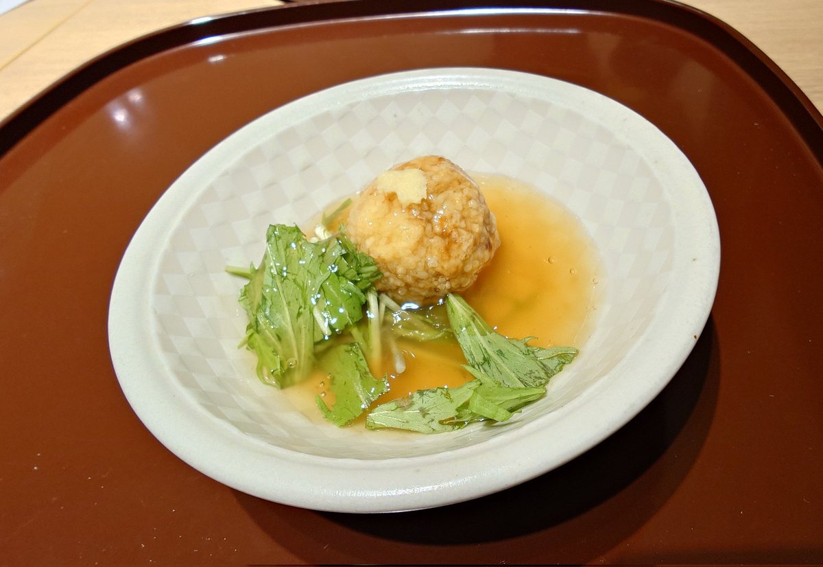 epicure2018's tweet photo. 海老芋饅頭みたらし餡①
根菜ご飯&赤出汁②
デザートはフルーツ③🍓🎅
再オープンうれしいです💕
また季節ごとに通います🥢
#池袋 #美濃吉 #KICHI #和食 #京料理
#懐石 #グルメ #ランチ https://t.co/ZVDGgmo6bS