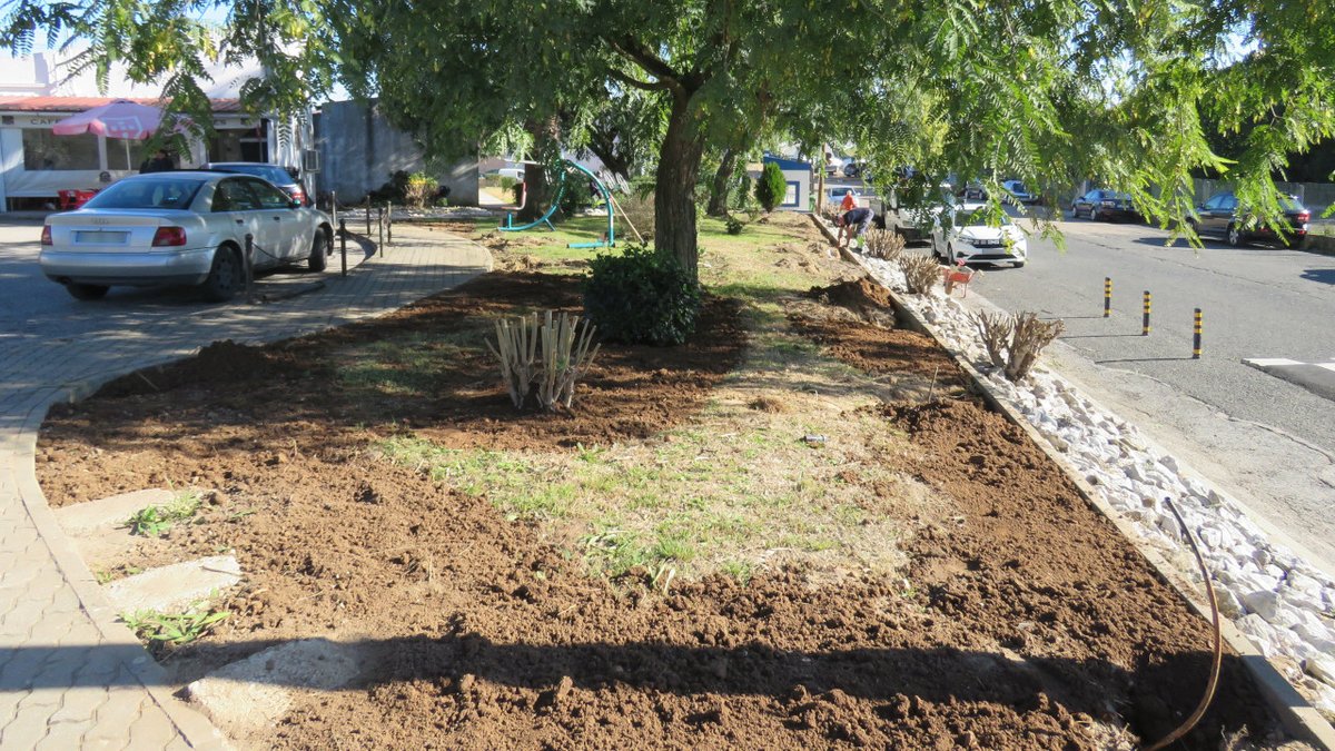 Requalificação do Jardim do Alto da Guerra avança com espaços verdes renovados e mobiliário urbano dlvr.it/TPrWs3