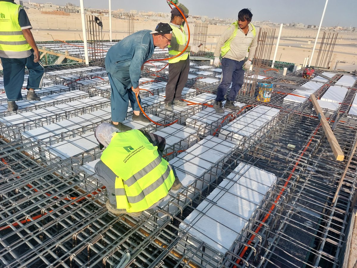 🔎 من أكثر المواقف المزعجة أثناء البناء أن تُكتشف أخطاء أو نقص في تمديدات الكهرباء بعد صب السقف!

في شركة رك للمقاولات ننجز جميع الأعمال  بدقة قبل صب السقف ⚡
تنفيذ منظم يوفّر عليك التعديلات ويضمن سير المشروع بدون تعطّل.

📞 تواصل معانا على أرقامنا في التغريدة المثبتة والبايو