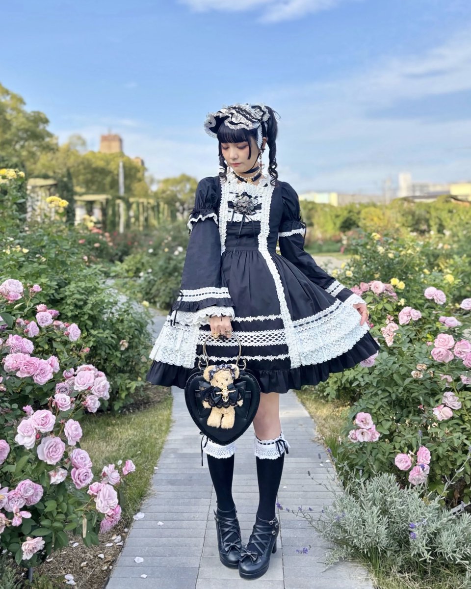 fuwa__omuraisu's tweet photo. 🖤🤍🖤🤍🖤 https://t.co/loQZk8MeyH