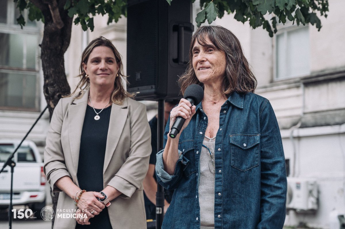 fmedoficial's tweet image. Se llevó a cabo el cierre de las XII Jornadas Científicas de Metodología Científica, el martes 9 de diciembre, en la explanada de la Facultad 👏🏛️

Un encuentro entre estudiantes, docentes y colegas, donde la celebración de la producción académica estuvo en el centro.