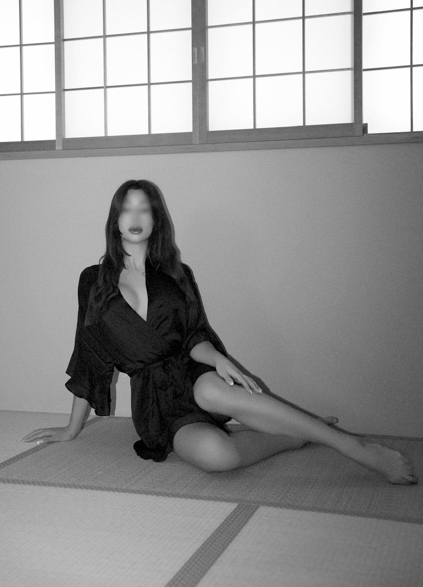 Gia Jones • Berlin tweet media