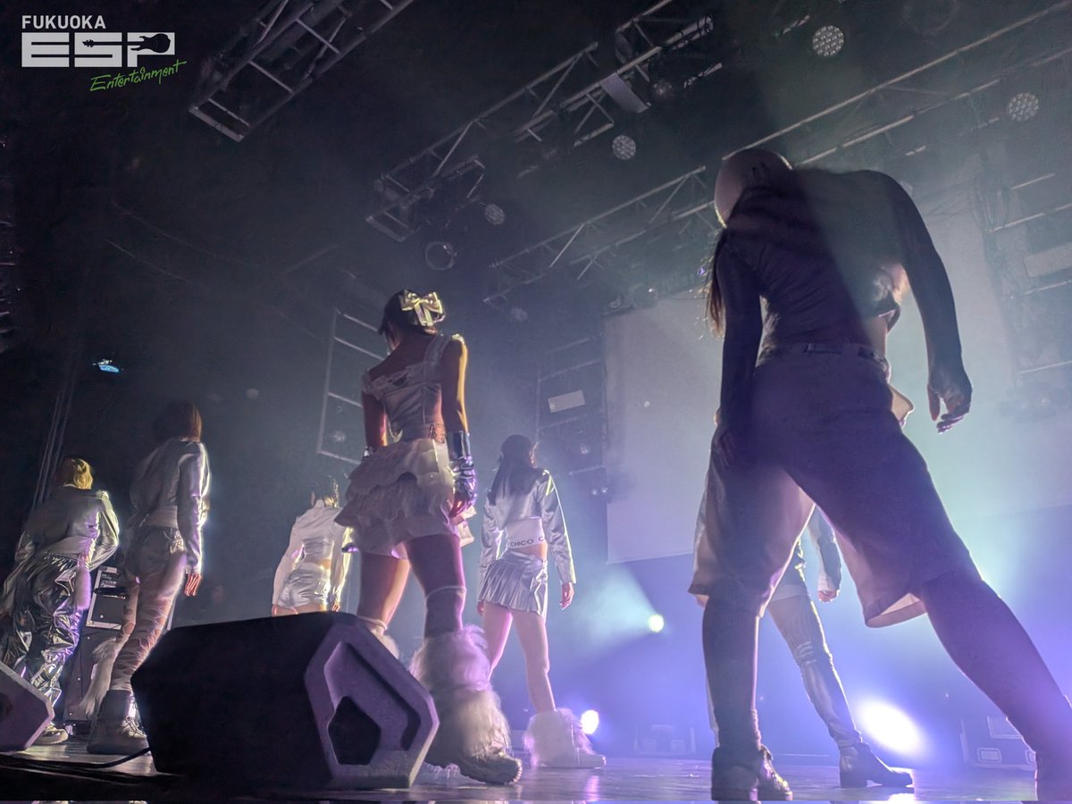 esp_f_artist's tweet photo. ✨✌️#LIVEWEEK Day2✌️✨
2日目の公演も大盛況にて終了‼️
2年生ダンスチーム「jammin」から始まりバンドやシンガーソングライター
1年生2年生それぞれが持てる力を存分に発揮してくれました❤️‍🔥
明日の開場は16:30‼️どうぞお楽しみに🥳🎶
#ESPエンタテインメント https://t.co/JHrjBGTmbo