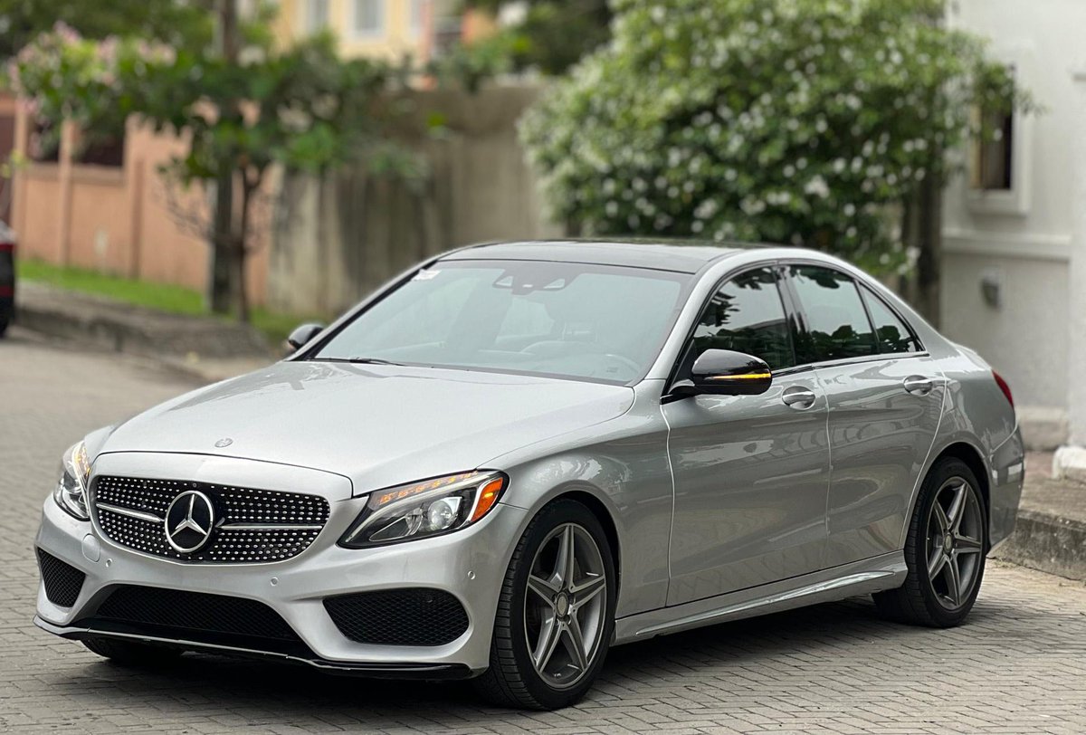 RealBanxAutos's tweet photo. 2016 Mercedes-Benz C300
Full option
HUD
Panoramic roof
360 camera

26 million 

📞 📲 07086005946 https://t.co/T5P2lk3Vnx