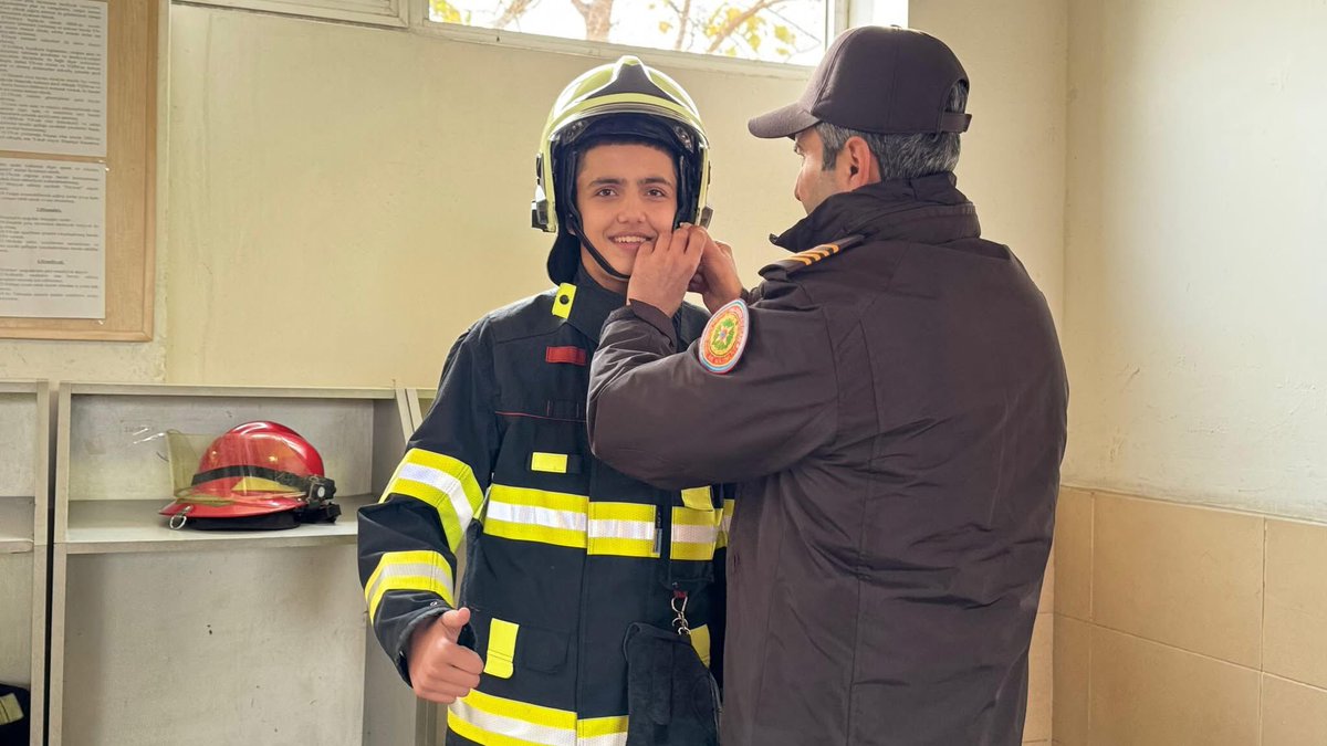 YevlaxGe's tweet photo. 📌 Bu gün – Fövqəladə Hallar Nazirliyi İşçilərinin Peşə Bayramı günü münasibətilə maarifləndirici görüş keçirildi.

 Peşə bayramı münasibətilə bütün FHN əməkdaşlarını təbrik edir, çətin və şərəfli fəaliyyətlərində uğurlar arzulayırıq!😊👏

#YevlaxGənclərevi  #YGE #FHN https://t.co/55xTNUtE9a
