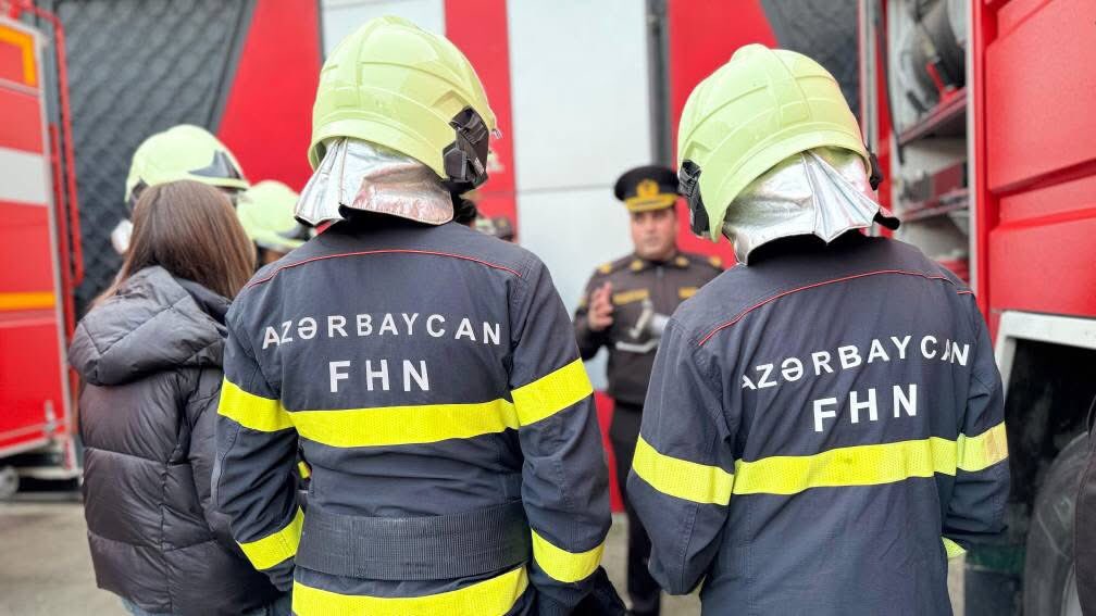 YevlaxGe's tweet photo. 📌 Bu gün – Fövqəladə Hallar Nazirliyi İşçilərinin Peşə Bayramı günü münasibətilə maarifləndirici görüş keçirildi.

 Peşə bayramı münasibətilə bütün FHN əməkdaşlarını təbrik edir, çətin və şərəfli fəaliyyətlərində uğurlar arzulayırıq!😊👏

#YevlaxGənclərevi  #YGE #FHN https://t.co/55xTNUtE9a