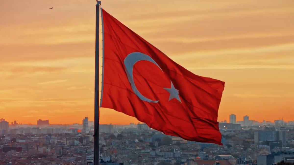 Türkiye, 2025 yılı boyunca çok sayıda zirve ve üst düzey toplantıya ev sahipliği yaptı. Ankara, İstanbul ve Antalya’daki temaslarda Gazze, Suriye, Ukrayna, terörle mücadele ve bölgesel barış ele alındı; Türkiye ev sahibi ve arabulucu rolüyle öne çıktı.