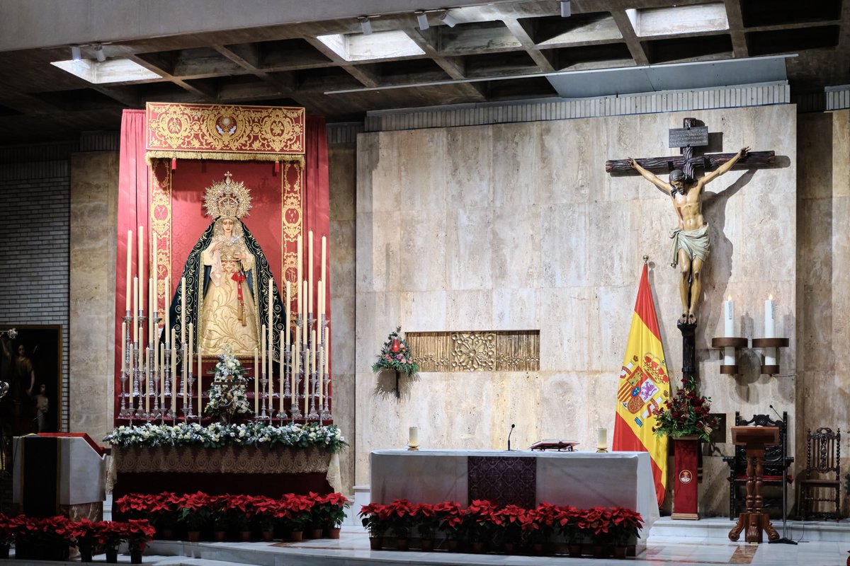 Hoy, primer día su Triduo, María Stma. de la O ha amanecido entronizada en el altar dispuesto para la ocasión.

Agradecemos a <a href="/HermandadLoreto/">Hdad de Loreto Jerez</a>   la cesión del esplendido dosel de Ntra. Sra. de Loreto para estos días de triduo.

Vestidor: <a href="/abejaranito/">Antonio Bejarano</a> 
Fotografías: <a href="/jorgebersua/">Jorge</a>