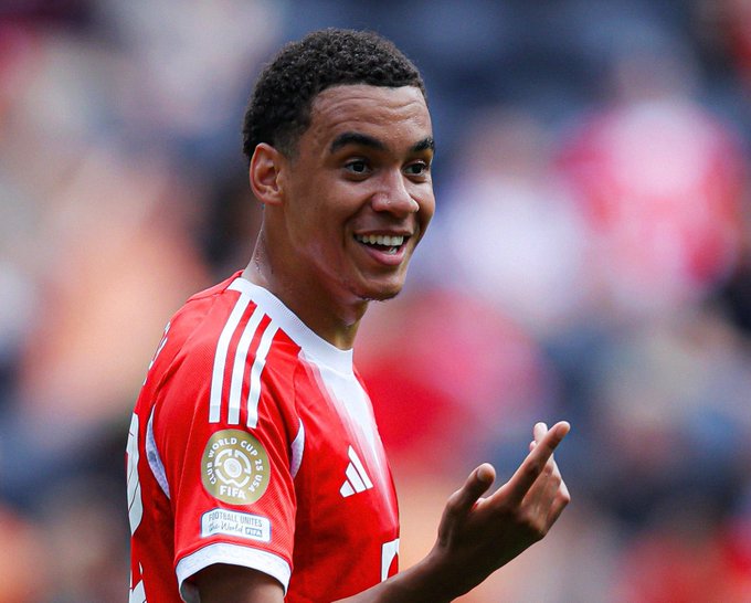 چمال موسيالا عاد من الإصابة 