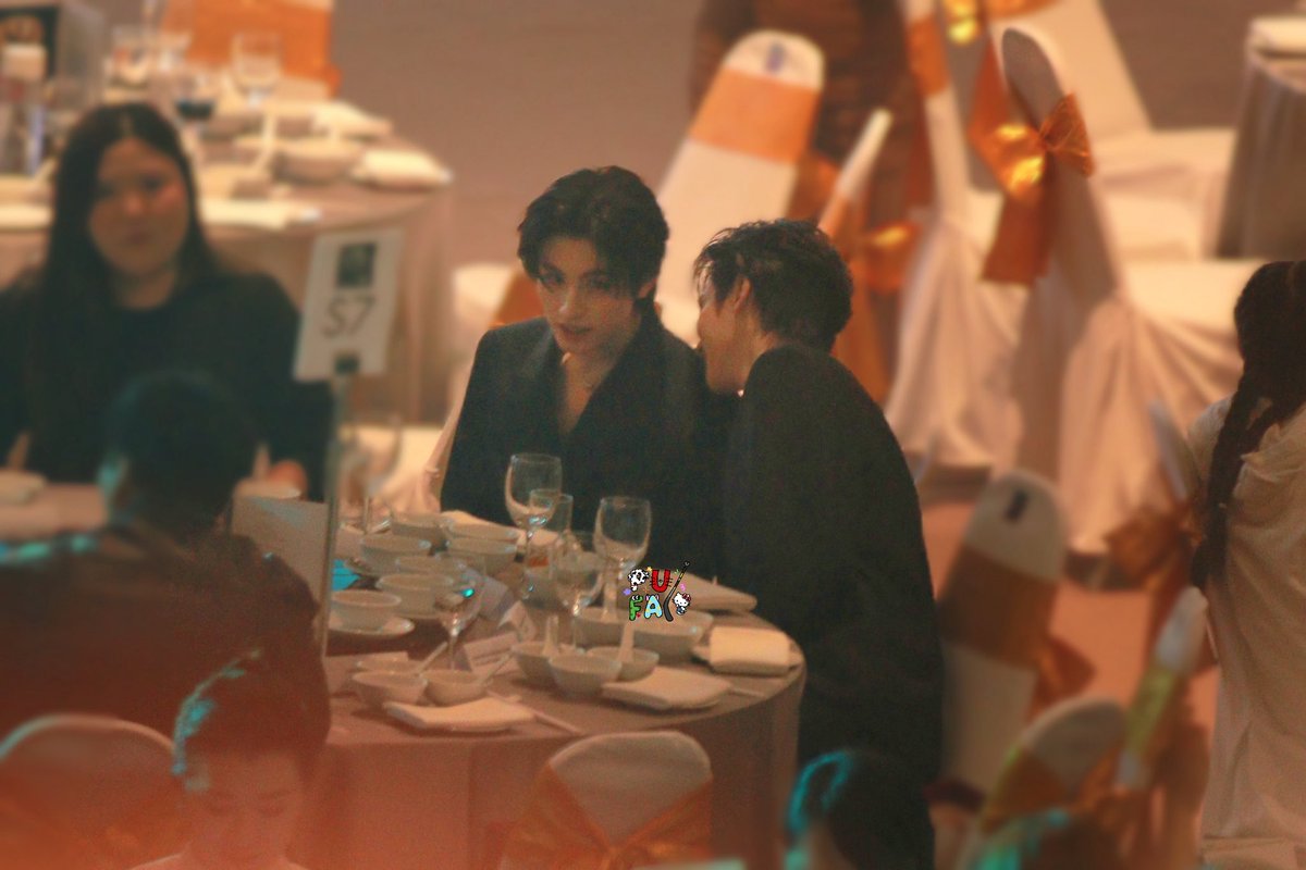 ใกล้มาก ภูเอเอคุยอะไรกันลูก

PHUAA THAILAND HEADLINES25

#PHUTATCHAI #AAashirakorn 
#PersonOfTheYearAwards2025xBUS