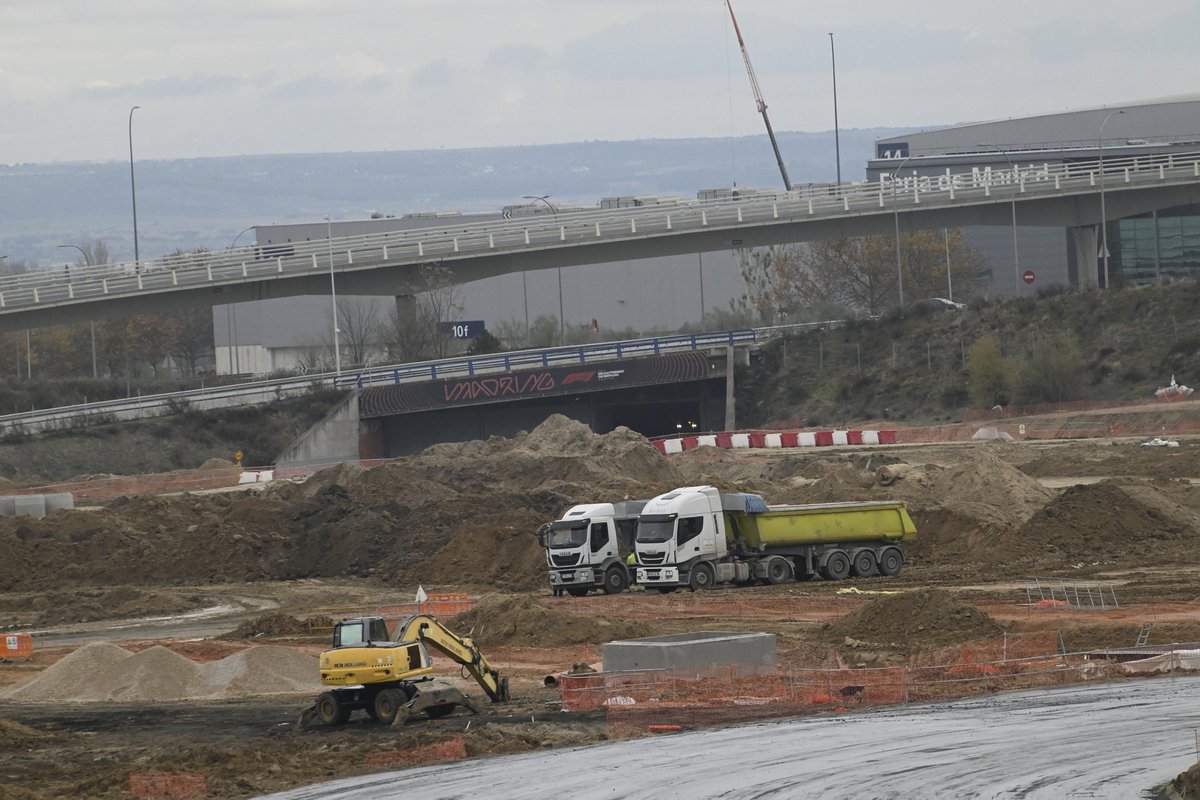 PressRacing's tweet image. Ayer fue un día importante para @madring_oficial , al margen de la primera fiesta oficial del @f1
®️ TAG HEUER GRAN PREMIO DE ESPAÑA 2026, el circuito debió pasar una protocolaria revisión de la @fia a las obras del circuito de @IFEMA .
Tras la revisión, la FIA deberá quitar el…