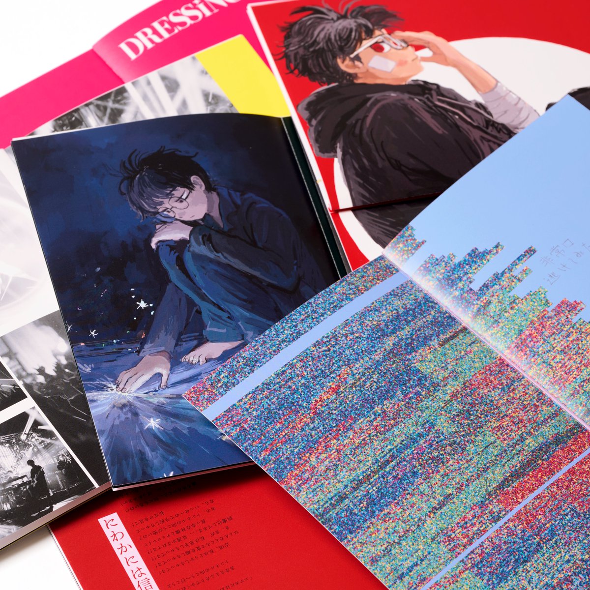 natori_office's tweet image. 【Album詳細 続報解禁】

1/21(水)リリースのAlbum「深海」
CD内容の写真を公開いたします。

18曲／18冊のブックレットが付属するほか、各ブックレットにはみなはむさんによる描き下ろしイラストを収録しています。
発売をぜひお楽しみに。

CDのご予約はこちら 
💿natori.lnk.to/TheAbyss_PKG…