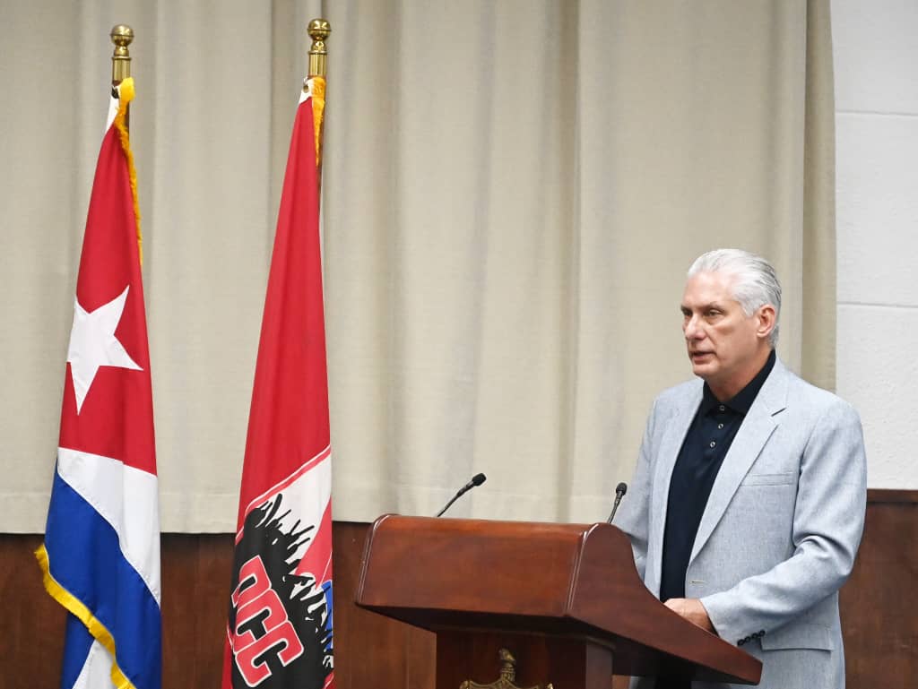 lademajagua's tweet photo. Diaz-Canel: "Las apetencias imperialistas de los enemigos no podrán socavar jamás la unidad de los pueblos, no podrán doblegar, con sus amenazas y agresiones, la voluntad de lucha ni la fe en la victoria."
📌XXV Cumbre de Jefes de Estado y Gobierno del
@ALBATCP
#ALBAUnida https://t.co/FyzbyDNByw