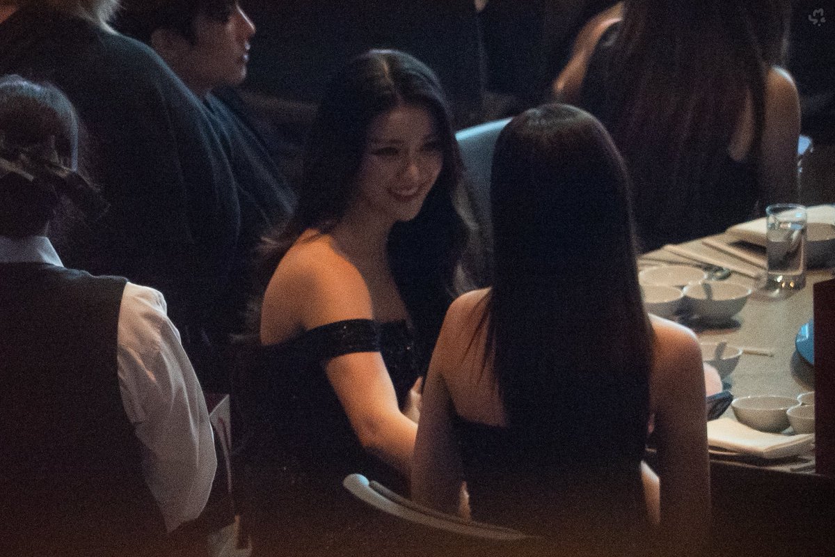 sensitivee25's tweet photo. Que lindas 🤧❤️

GINJAY SHINE IN THAILAND HEADLINES
#GinJayAtPersonOfTheYearAW https://t.co/IOAXb6YMs4