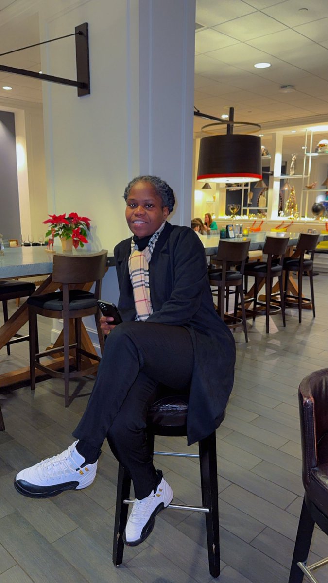 FOREIGNSTARSSS's tweet image. Like I said I’m really H3R 😂 #taxi12 #freshkicks #holidayseason #sneakerhead #OOTD #jumpman #jordan #kickgame #retrojordan12 #sneakerculture #allblack