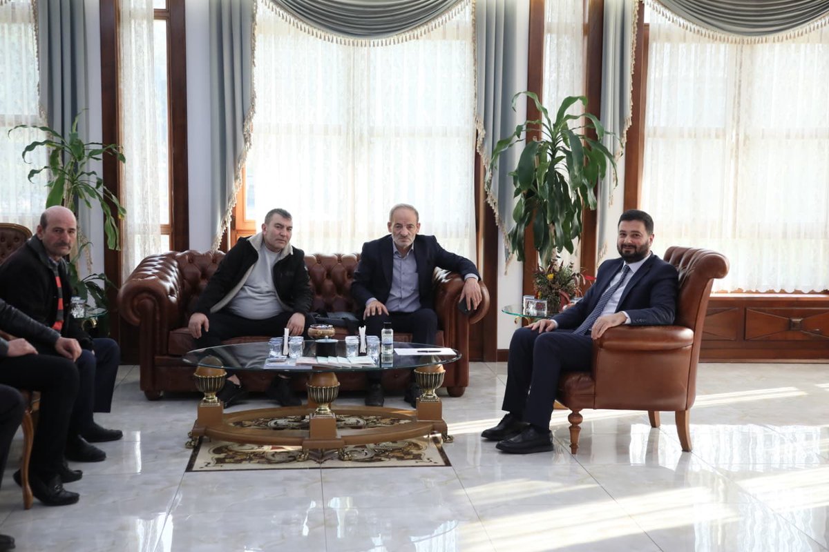 📌Bayburt Kültür ve Yardım Derneği Başkanı Hicabi Durmuş ve yönetimini,

📌Tunceli Dersimliler Derneği Başkanı Cemal Yüce ve yönetimini,

📌Kağıthane Sürücü Kursları Dernek Başkanı Engin Özen ve yönetimini,

📌Uşak Banaz Yazıtepe Köyü Dernek Başkanı Halil Yarenoğlu ve yönetimini,