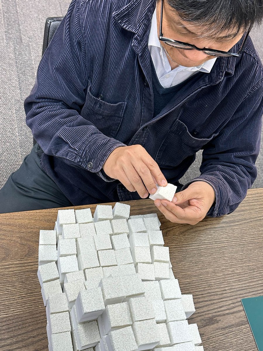 ポンポンページ ご本人自ら検品に立ち会っていただきました!! 今週末には店頭に並び