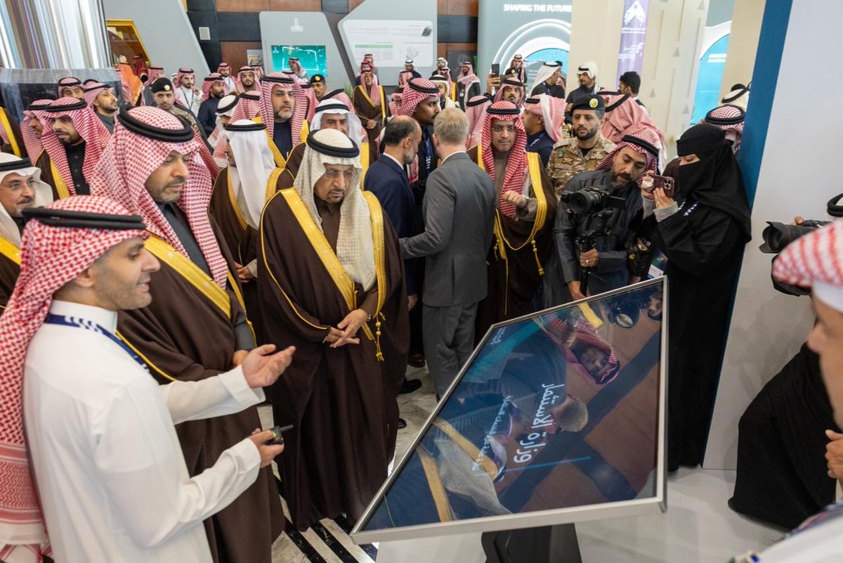 قمت بزيارة إلى مدينة عرعر الواعدة، وحضرت افتتاح منتدى الحدود الشمالية الاستثماري 2025، وسعدت بلقاء صاحب السمو الملكي الأمير فيصل بن خالد بن سلطان بن عبدالعزيز أمير منطقة الحدود الشمالية، وكعادة سموه أكد على التوجهات والأولويات التنموية، واستثمار المزايا التنافسية للمنطقة.