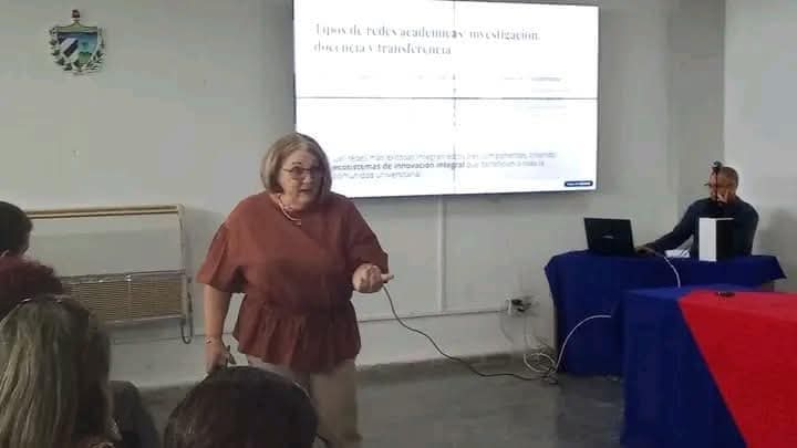 CubaMES's tweet image. Se desarrolló #Redipe2025 en la @universidad_um. La conferencia inicial resaltó la investigación científica en la formación profesional. 👏 Se entregó la Mención de Honor al Mérito Iberoamericano e Investigativo 2025 a cuatro destacadas profesionales. 

ℹ️📷#um  #MES50Años