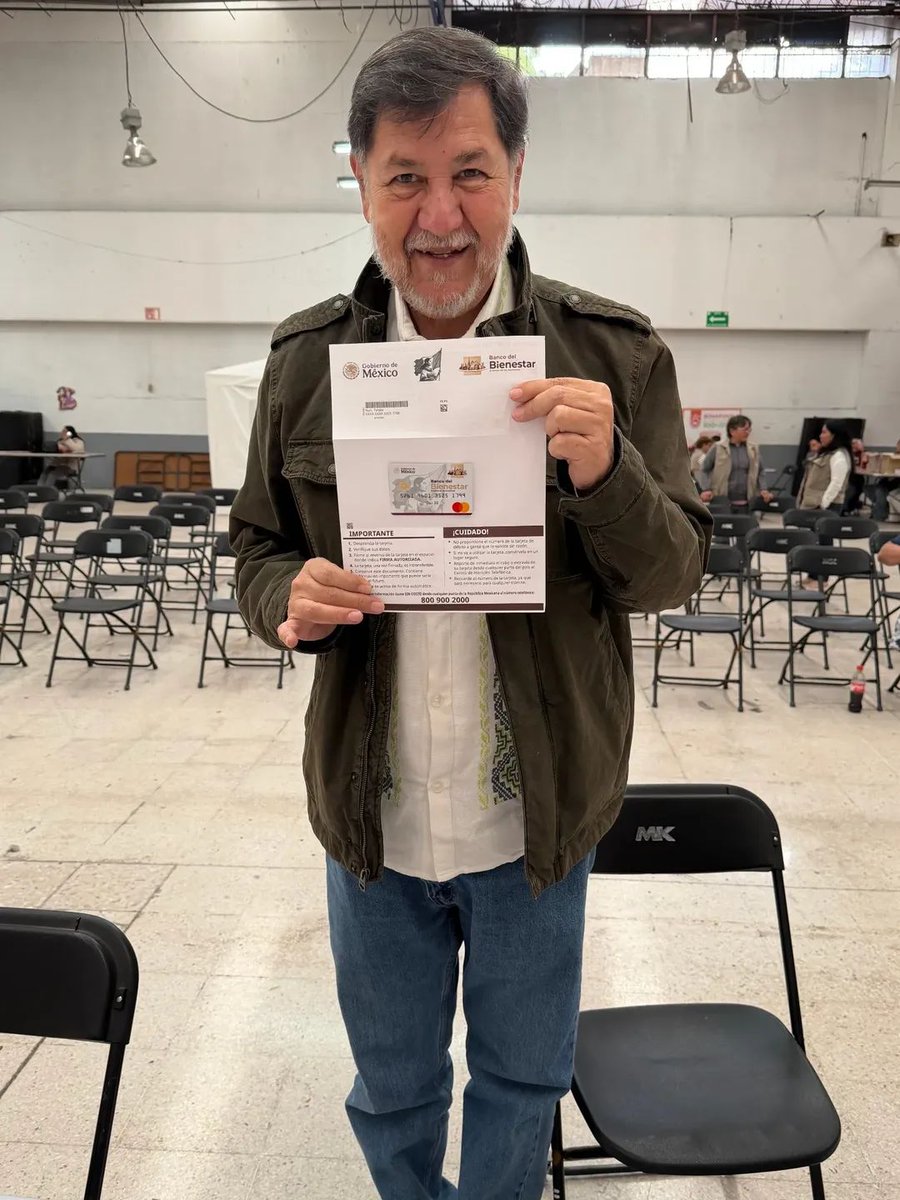 #UstedQueOpina 
El polémico legislador morenista Gerardo Fernández Noroña, ha presumido en redes sociales, que ya recibió su tarjeta dónde cobrará la pension del bienestar.

Tendrá necesidad?.