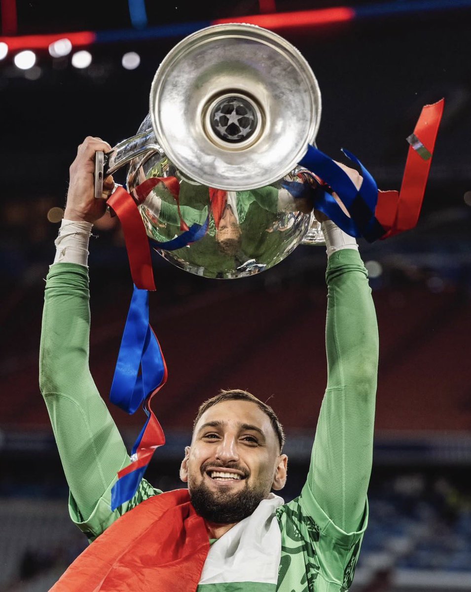 🚨 GIGIO DONNARUMMA ÉLU MEILLEUR GARDIEN AU TROPHÉE THE BEST ! 🇮🇹

LE GARDIEN D’UNE VIE ❤️💙