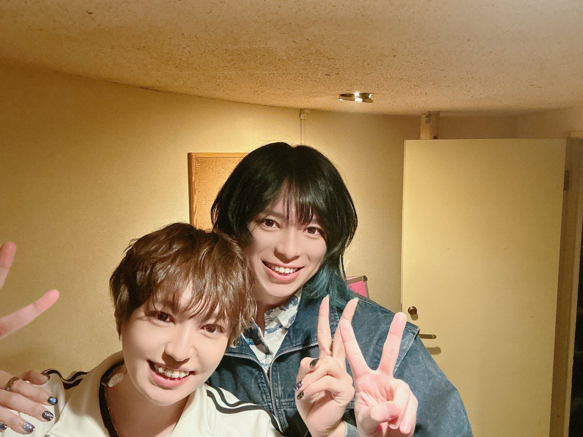 utori4649's tweet photo. ニコこれ　めちゃ楽しかったーー！

キネマ倶楽部最高ー！

素敵なライブでみんなあったかくて最高だったよーーー‼️

今年初共演のﾁｵと配信ぶりのなな湖さんとパシャ！

すごくいい写真☺️ https://t.co/r2BS4ytzpc