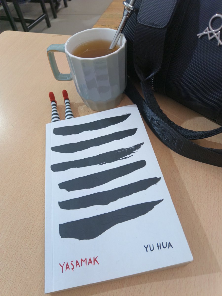 İnsan, başına gelen onca acıya rağmen yaşamaya devam ediyorsa, bunun adı umuttan çok alışmaktır