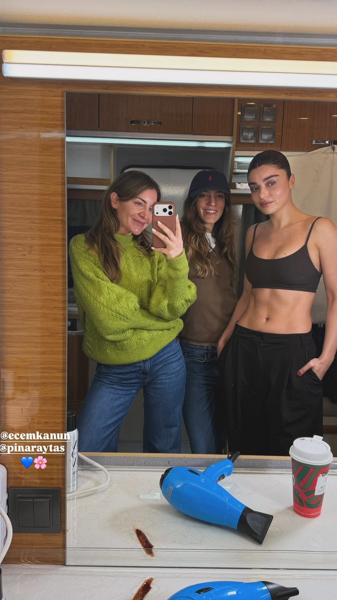 📸||  @/ aycaaysinturan via instagram story
    • #AyçaAyşinTuran •