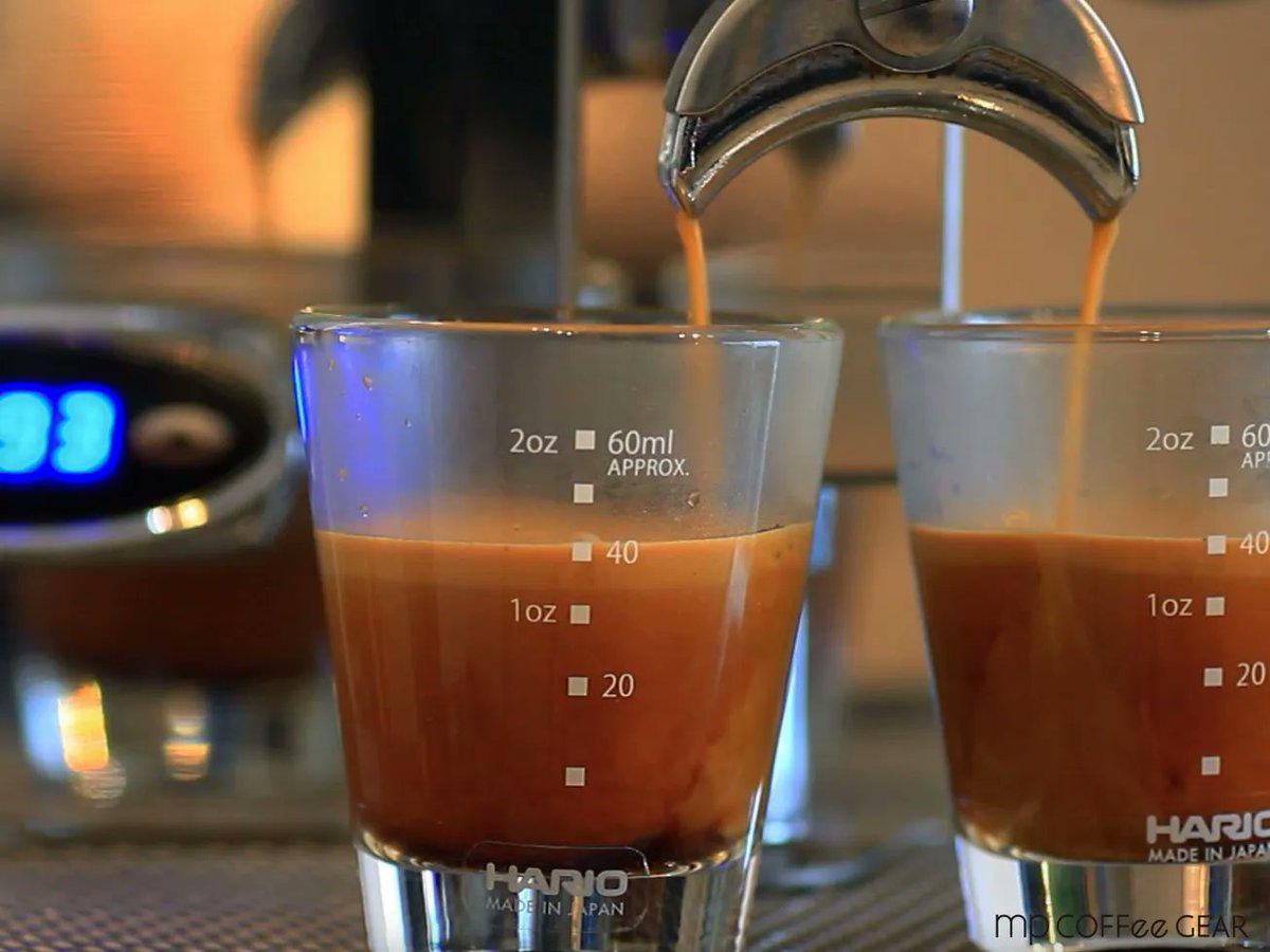 mpcoffeegear's tweet photo. #DOMOBAR SUPER DOUBLE 200V #VBM
#コーヒー、スチーム用に独立したボイラーを搭載しグループヘッドの温度調整が1℃単位で設定可能
耐久性が高く低騒音でパワーに優れたロータリーポンプ方式を採用
#エスプレッソ #珈琲
#ウインターセール #クーポン 5%引 コード:2512
https://t.co/hjUrbhoaQ4 https://t.co/6lNKEqiDJ4