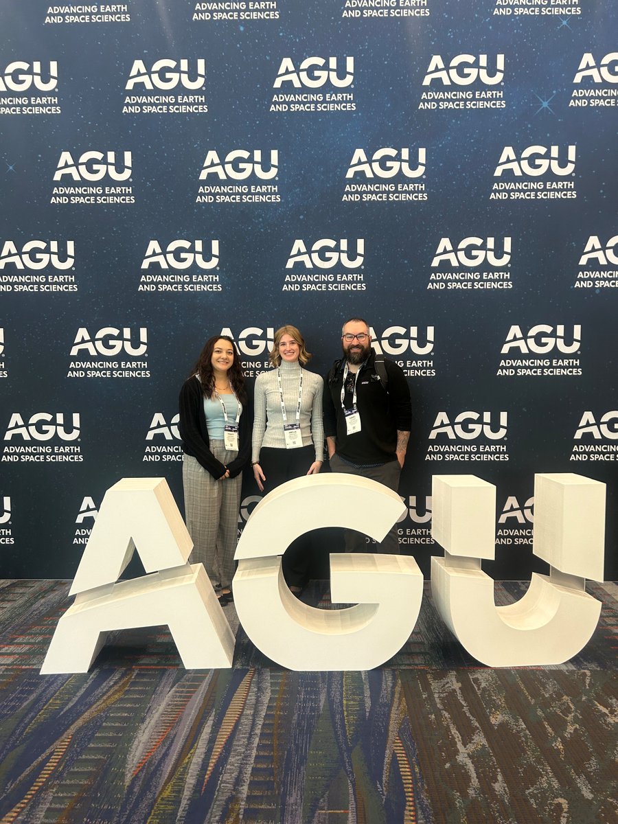 HerckesLab's tweet photo. Amelia, Trinity and Dan at #AGU25 to talk about Valley Fever and Biogenic VOCs https://t.co/qm8lOew7Nd