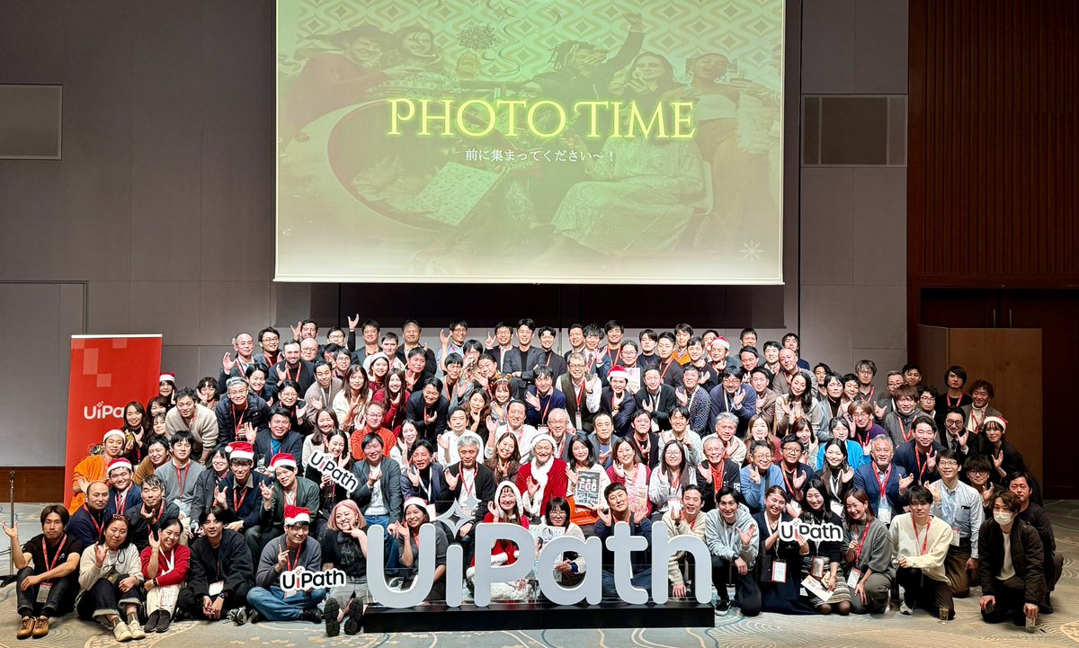 ShumpeiWatanabe's tweet photo. UiPath Year End Party2025 🎄⭐️
エージェンティックオートメーションが力強く進んだ一年🎊
関わっていただきました皆様、本当にありがとうございました〜🎉
来年もよろしくお願いします🙏
#UiPath https://t.co/V24hOeEPzT