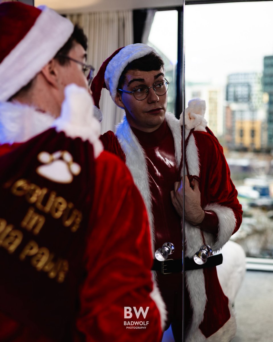 Bottomologist_'s tweet image. Guess what’s in Santa’s sack? 🧑‍🎄
📸 @BadWolfPhotos