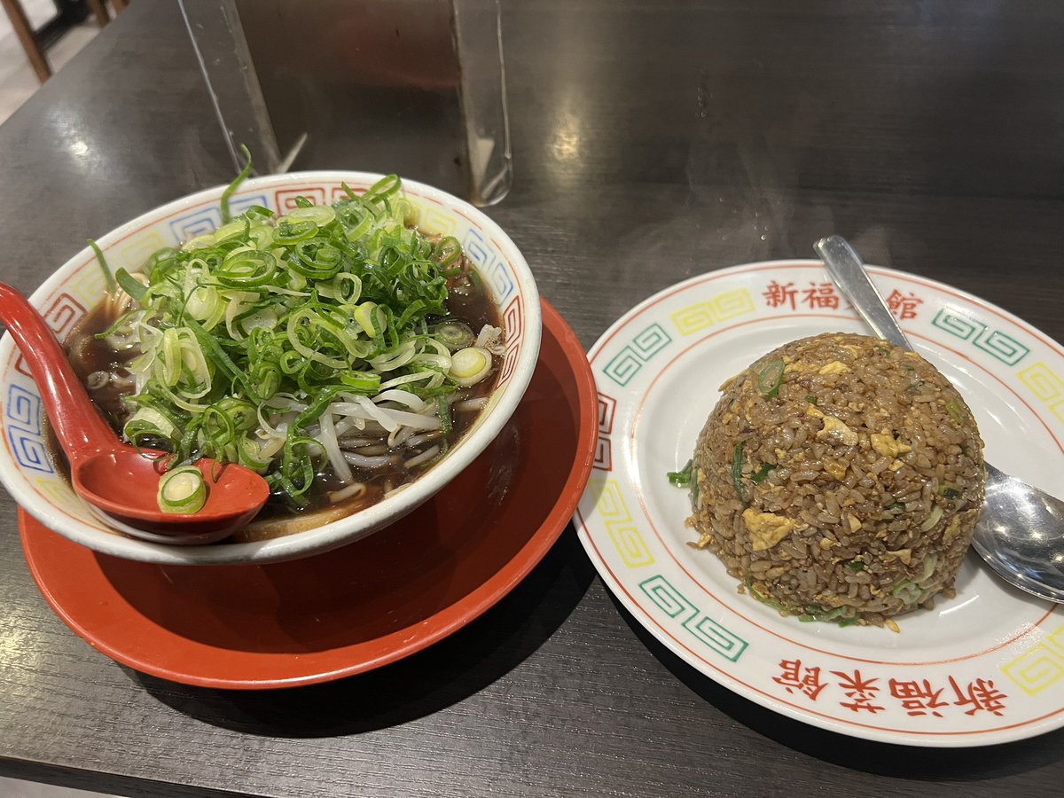 ぴえろ@部屋が限界 tweet media