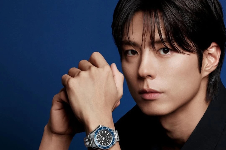 #ParkBoGum Named Global Brand Ambassador For Luxury Watch Brand OMEGA
soompi.com/article/180597…