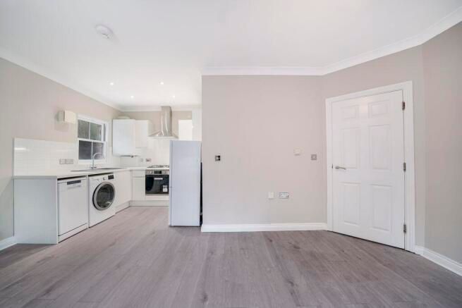 LookProperty's tweet image. TO LET 🏡

Glebe Court, Rainhill Way, Bow, E3 📍

£1,950pcm 💷

- Two Bedrooms
- Refurbished Throughout
- Secure Parking
- Bow Church Station 0.1 miles
- Available Immediately 

rightmove.co.uk/properties/141…