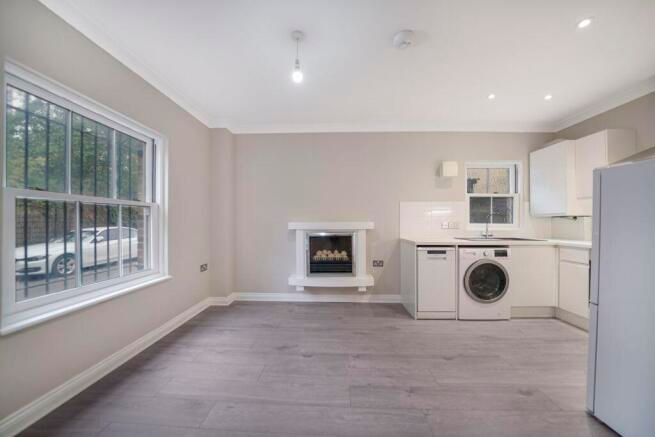 LookProperty's tweet image. TO LET 🏡

Glebe Court, Rainhill Way, Bow, E3 📍

£1,950pcm 💷

- Two Bedrooms
- Refurbished Throughout
- Secure Parking
- Bow Church Station 0.1 miles
- Available Immediately 

rightmove.co.uk/properties/141…