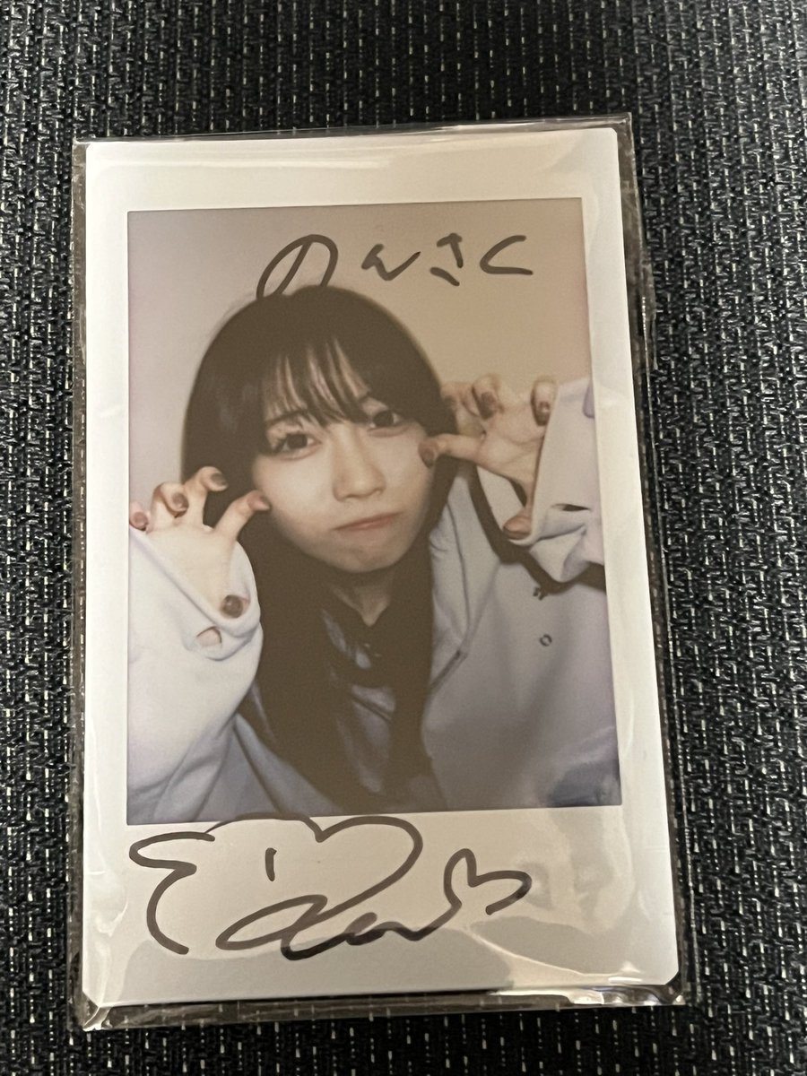 りんちゃんのスクラッチで当たったやつ届きました！ 缶バッジ偏りすぎ