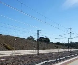 Un año de promesas incumplidas, Ahora Decide exige autobuses y accesos para la estación del AVE de Sanabria
zamoranews.com/articulo/sanab…