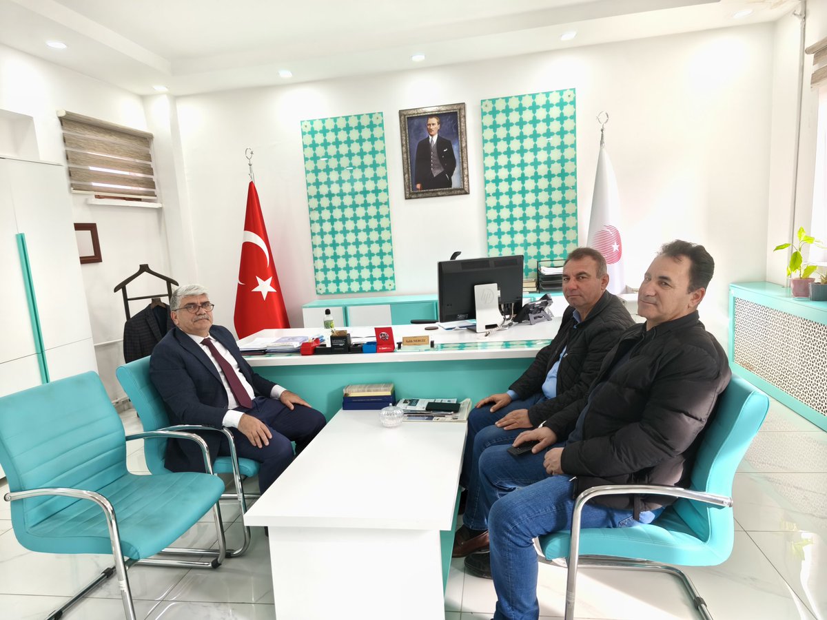 Mardin Trabzonspor Taraftarları Derneği başkanı İbrahim Aydın ve Adnan Koçhan Müdürlüğümüzü ziyaret ettiler. Teşekkür eder, çalışmalarında başarılar dilerim.<a href="/icisleriSTi/">Sivil Toplumla İlişkiler Genel Müdürlüğü</a> <a href="/Mardin_Valiligi/">Mardin Valiliği</a>