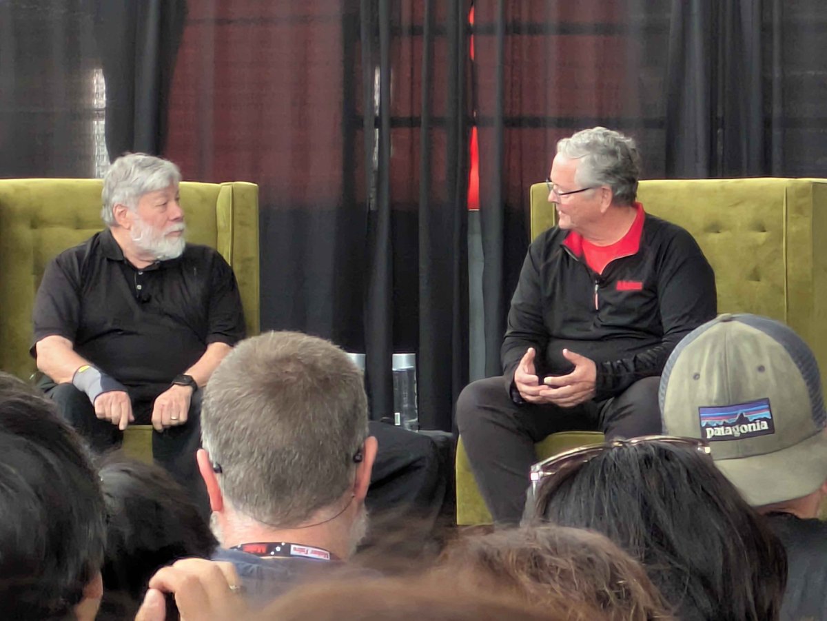 遅ればせながら、今年のMakerFaireBayArea2025ではなんとAppleの共同創業者スティーブ・ウォズニアックさんのトークショーがありました。当時投稿しそびれてましたが貴重な記録なので残しておきます。  #MFBA #SFdiary #ｽﾀｯｸﾁｬﾝ アドベントカレンダー用