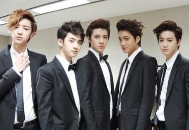 4evq_'s tweet photo. 엑소 데뷔초 비주얼 수준….
데뷔초때부터 14년차인 지금까지 꾸준히 잘생겨서 팬들 기살려주는거 최고야 https://t.co/wTUaLjnagA